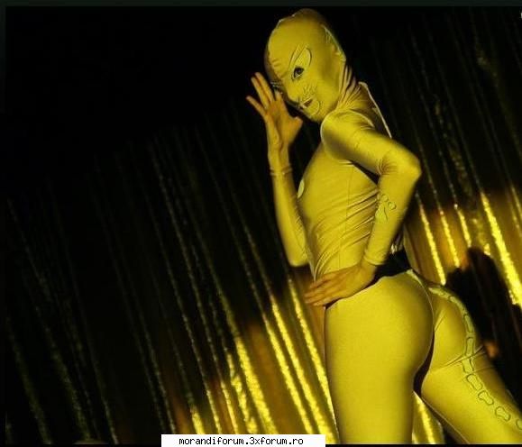 Galerie foto - una din fete :D - DANSATOARE